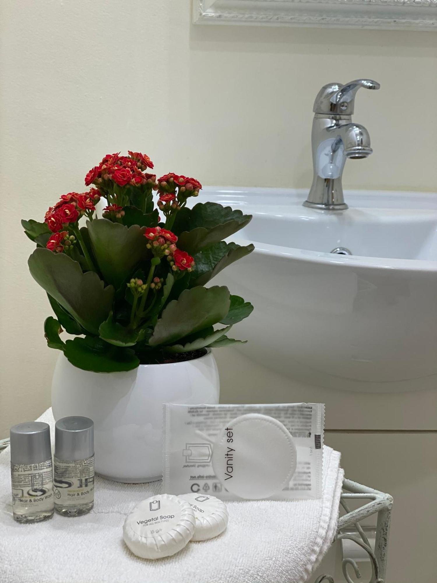 Dai 3 Santi Bed & Breakfast Lecce Exterior photo